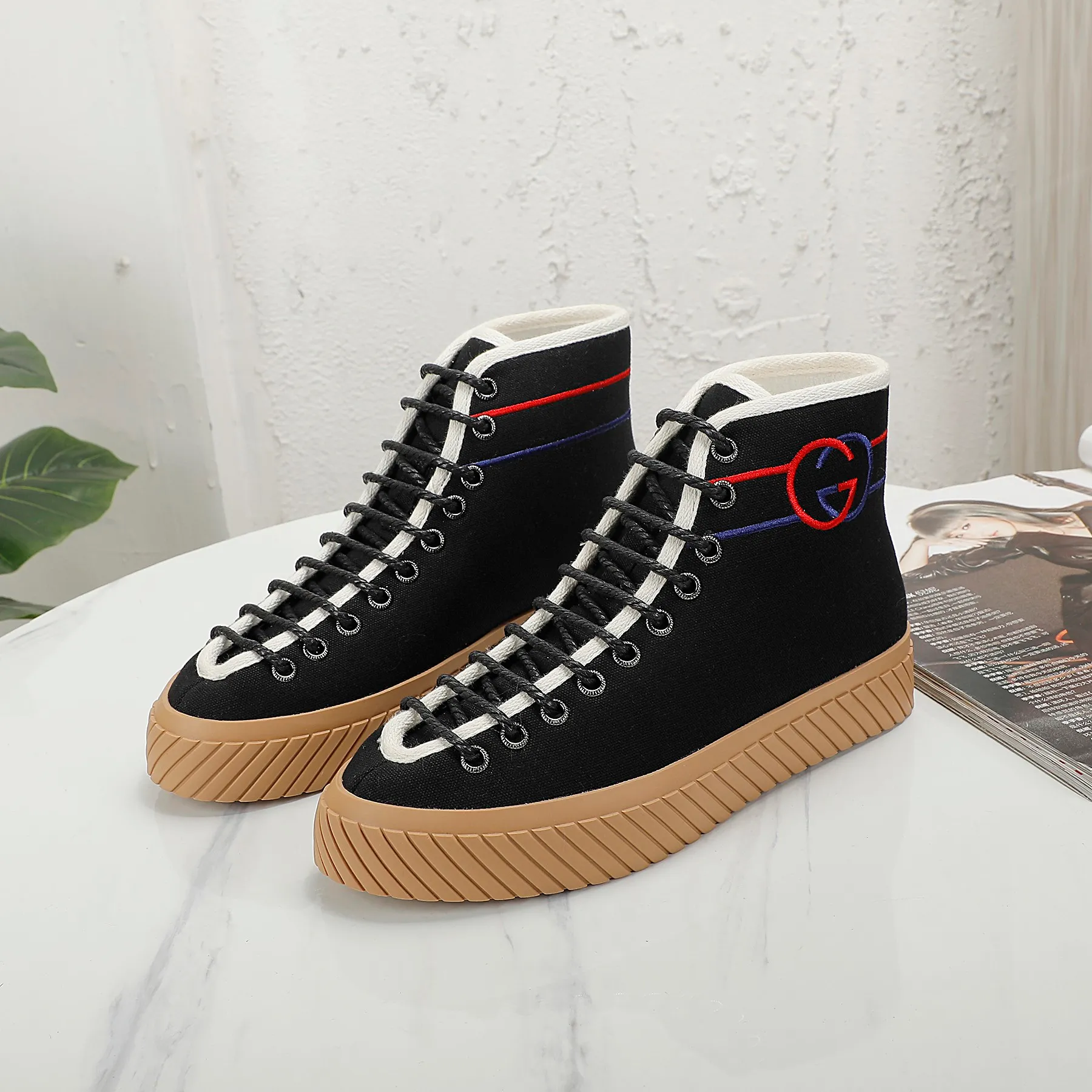 Men 👟👟Ex-factory price 440👟👟 +10 GUCCI, couple style, other colors also available, you can also place an order with pictures